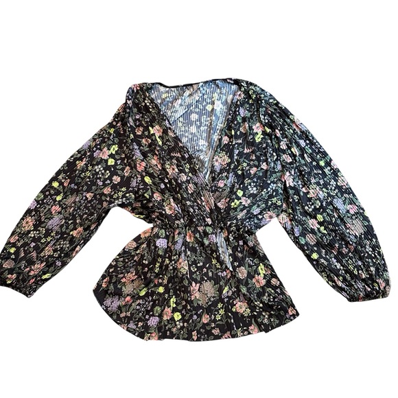 Asos Curve Floral Plisse Assymetric Wrap Long Sleeve Blouse Women’s 20 Plus Size - Picture 2 of 6